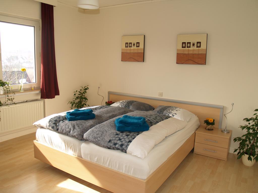 De Roosvakantiewoningen Wiemeringhausen Kamer foto