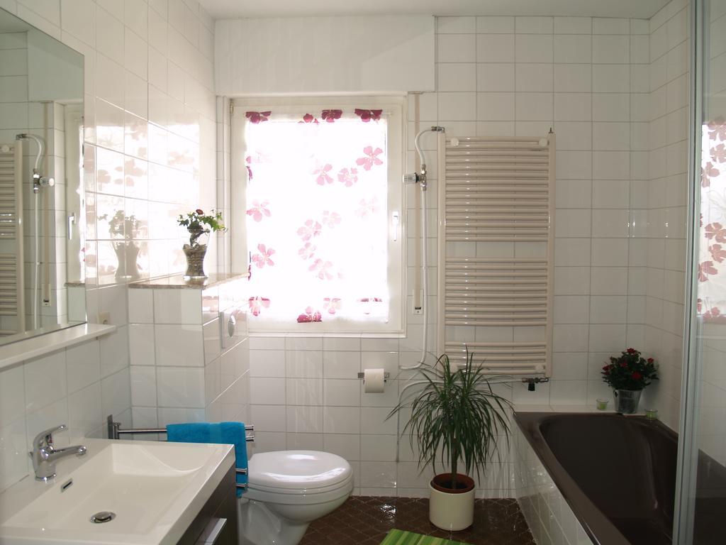 De Roosvakantiewoningen Wiemeringhausen Kamer foto