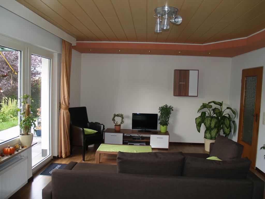 De Roosvakantiewoningen Wiemeringhausen Kamer foto